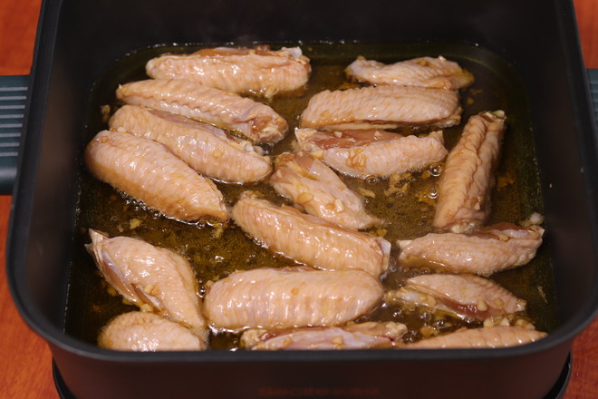 蒜蓉雞翅的做法-家常味煎菜譜