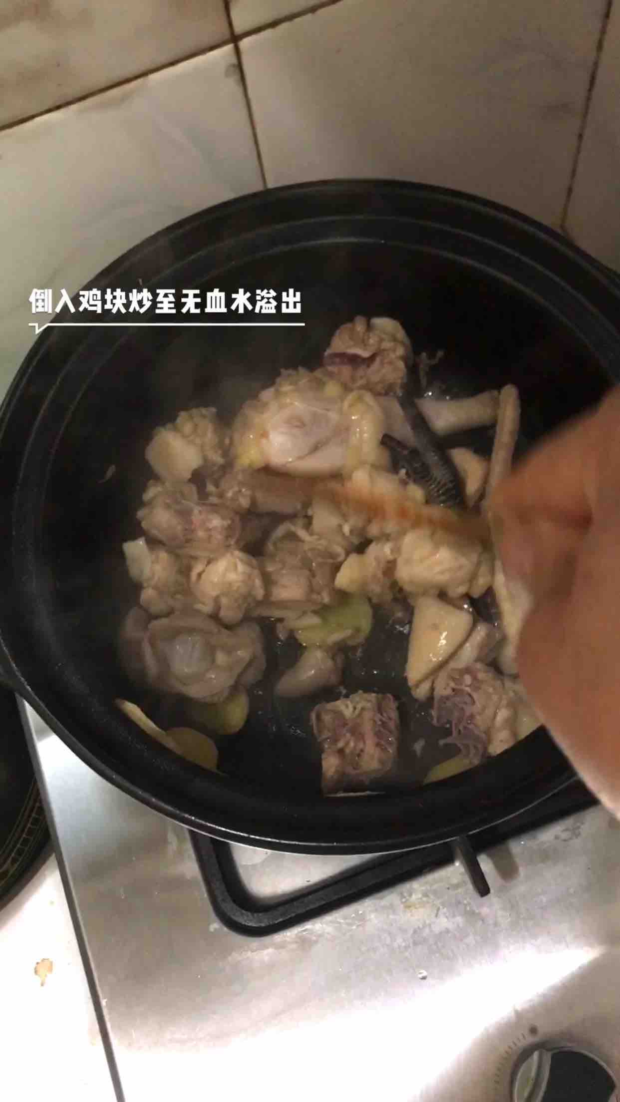 山藥天麻燉柴雞的做法-家常味燉菜譜