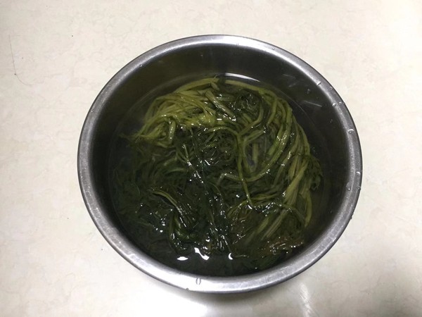 雪菜肉丁手搟面的做法-咸鮮味煮菜譜