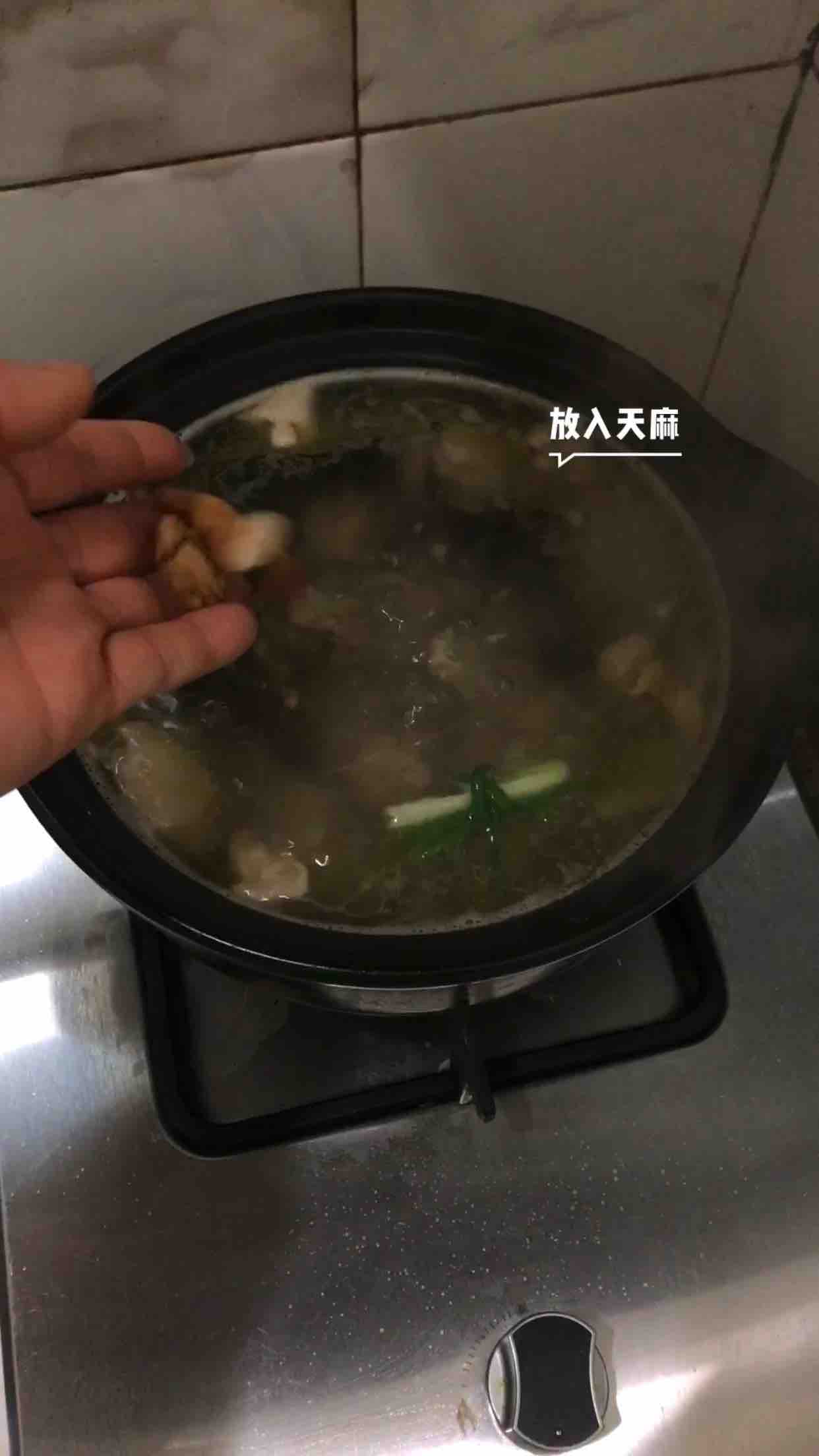 山藥天麻燉柴雞的做法-家常味燉菜譜