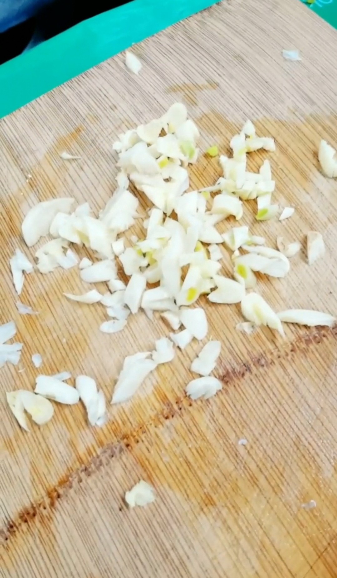 木耳炒肉的做法-咸鮮味炒菜譜-易網<a href=http://www.gyfww.com/ target=_blank class=infotextkey>健康養生</a>網 木耳炒肉的做法-咸鮮味炒菜譜