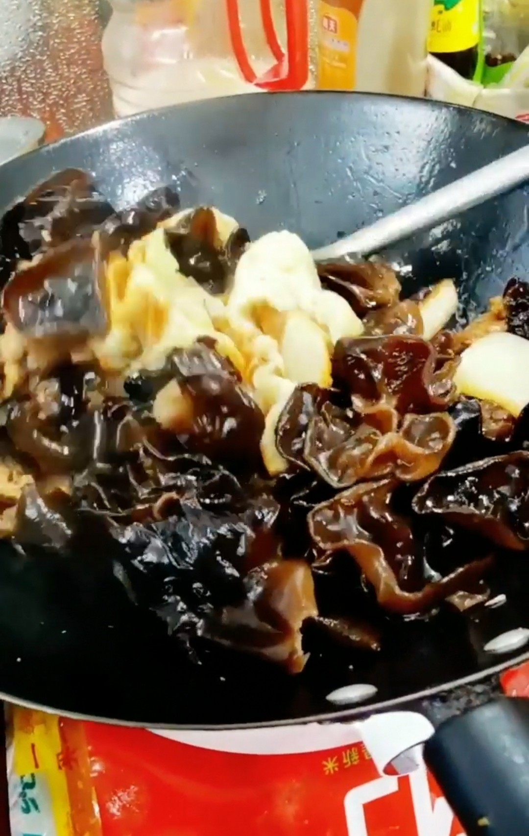 木耳炒肉的做法-咸鮮味炒菜譜-易網健康養生網 木耳炒肉的做法-咸鮮味炒菜譜