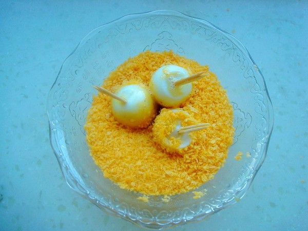 酥炸鵪鶉蛋的做法-家常味炸菜譜