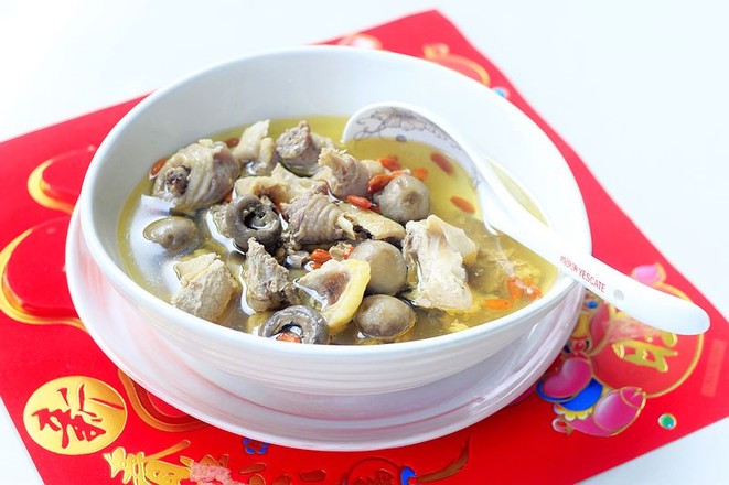 口菇燉土雞的做法-家常味燉菜譜