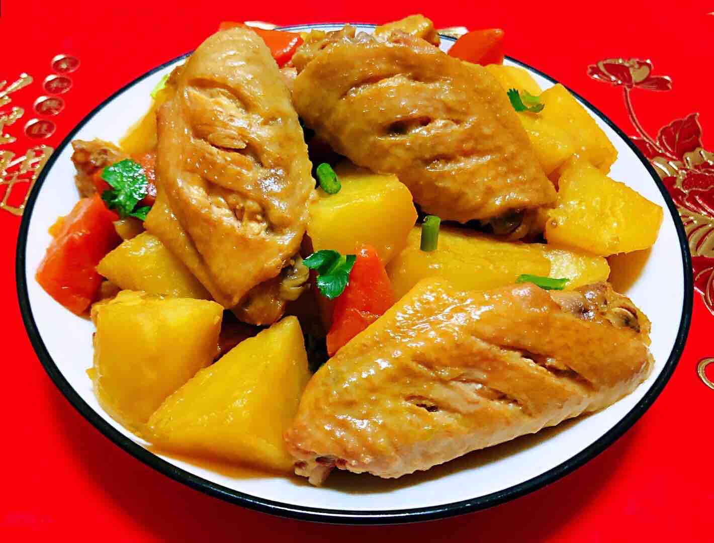 土豆胡蘿卜燉雞翅的做法-咸鮮味燉菜譜-易網(wǎng)健康養(yǎng)生網(wǎng) 土豆胡蘿卜燉雞翅的做法-咸鮮味燉菜譜