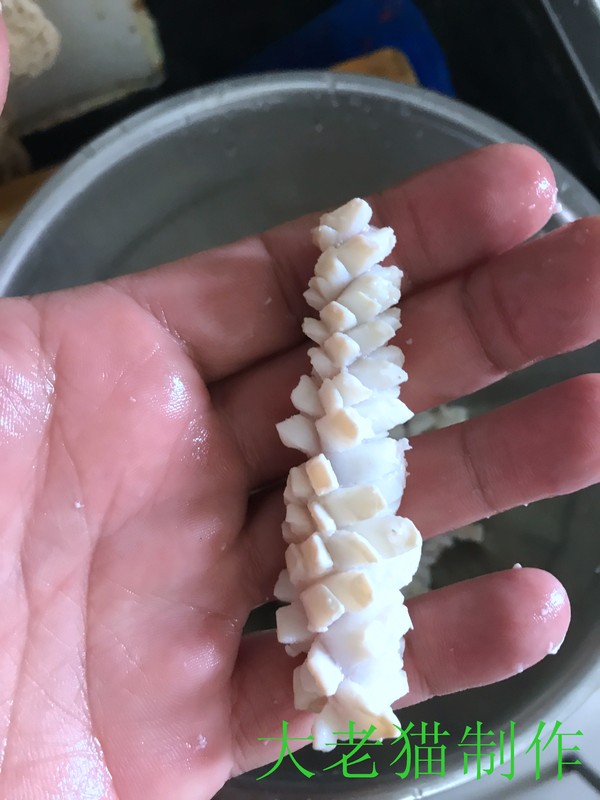 韭菜炒魷魚花的做法-咸鮮味炒菜譜