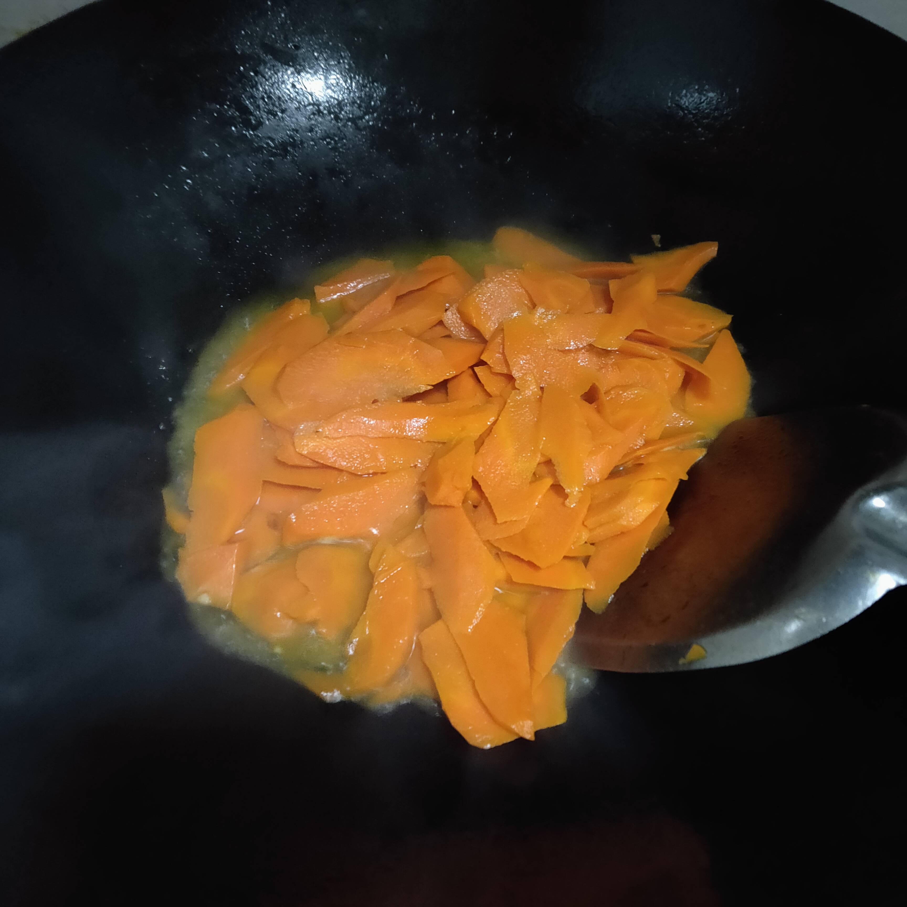 胡蘿卜炒蝦仁的做法-咸鮮味炒菜譜-易網健康養生網 胡蘿卜炒蝦仁的做法-咸鮮味炒菜譜