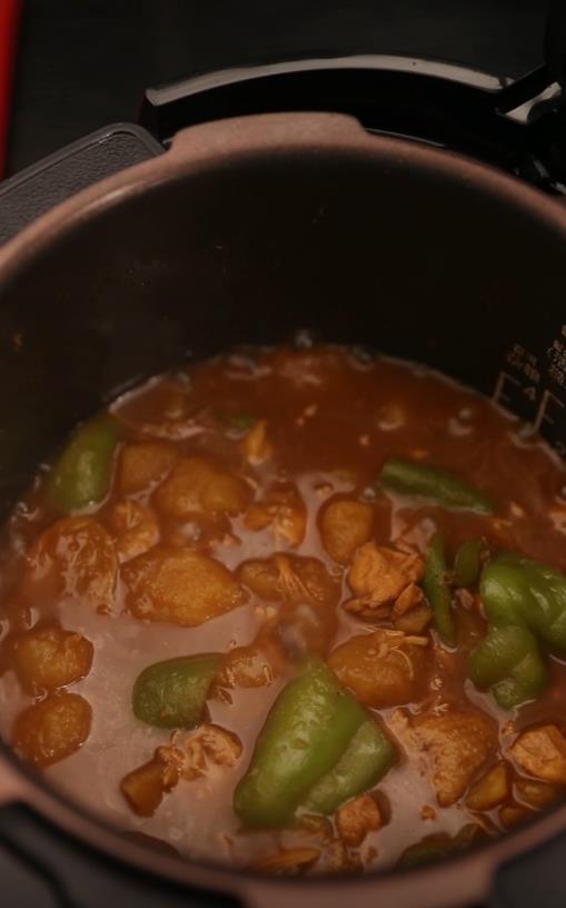 紅燒雞塊的做法-咸鮮味燉菜譜