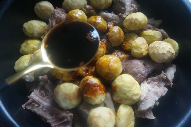 年菜必不可少の栗子燒板鴨，新的一年事業(yè)順心就吃它的做法-咸鮮味燉菜譜