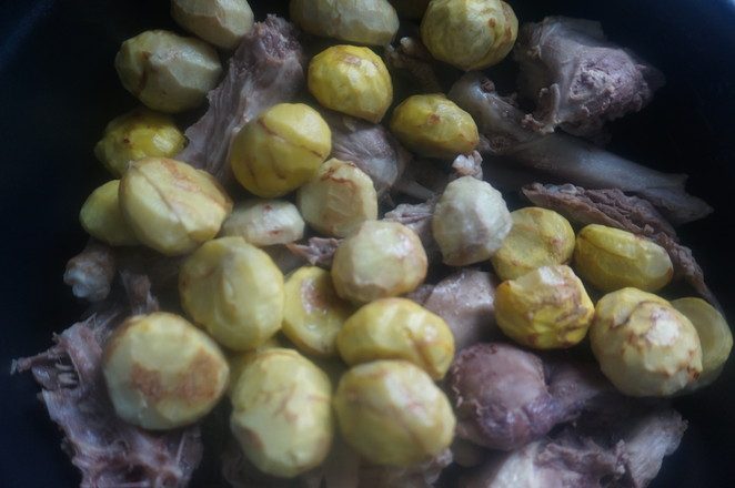 年菜必不可少の栗子燒板鴨，新的一年事業(yè)順心就吃它的做法-咸鮮味燉菜譜