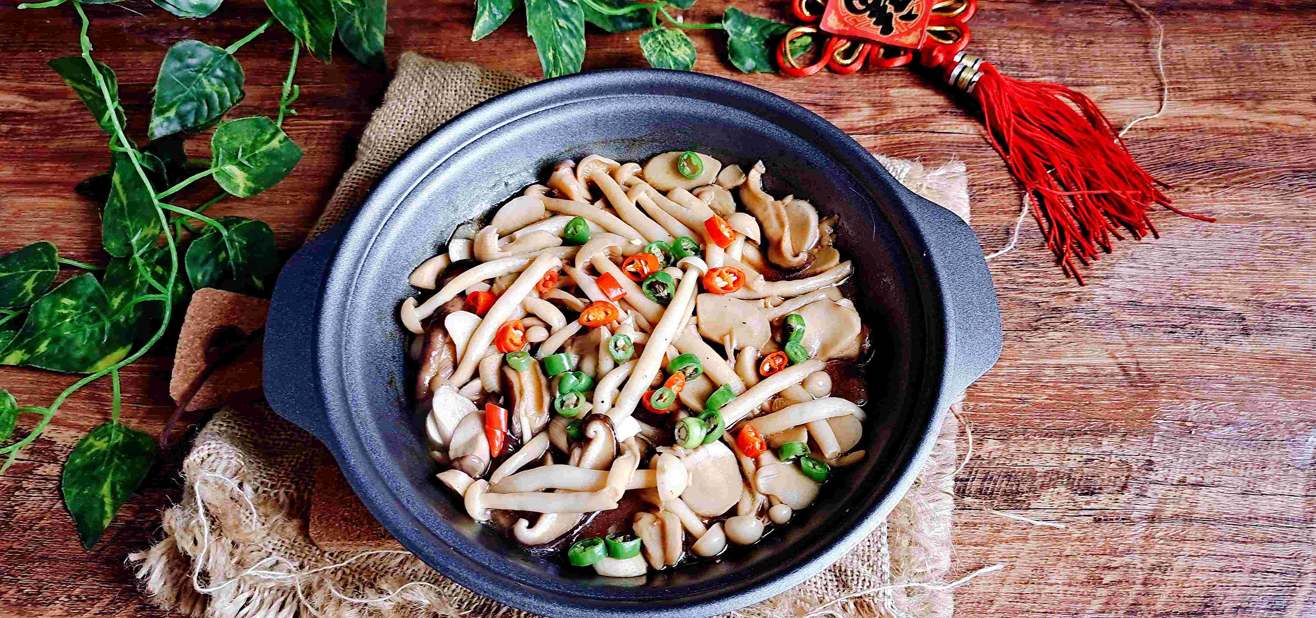 這樣做蘑菇，咸香美味好吃不停口…蠔油蘑菇煲的做法-咸鮮味煲菜譜