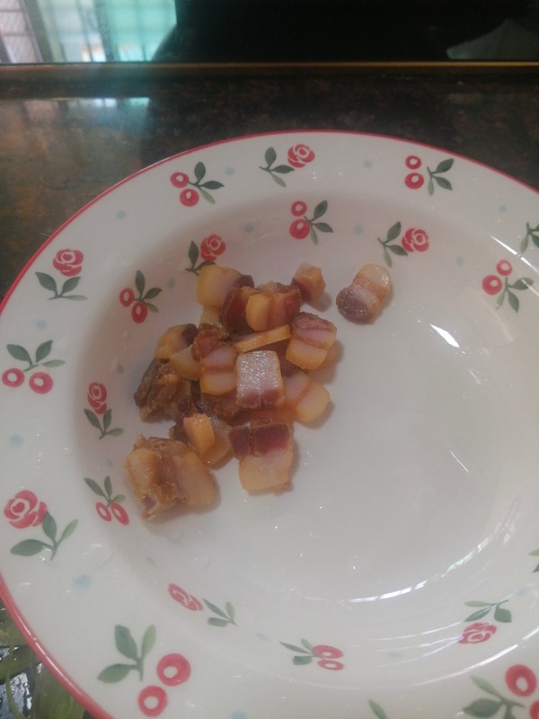 簡簡單單也不失美味~~臘肉炒西芹的做法-家常味炒菜譜