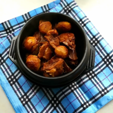 年菜必不可少の栗子燒板鴨，新的一年事業(yè)順心就吃它的做法-咸鮮味燉菜譜