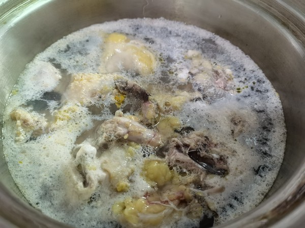 椰子水燉雞湯的做法-果味燉菜譜