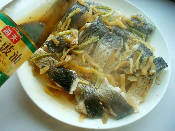 榨菜蒸魚的做法-咸鮮味蒸菜譜