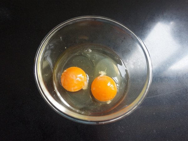 可以吃出肉的味道素菜——西芹滑蛋的做法-家常味炒菜譜