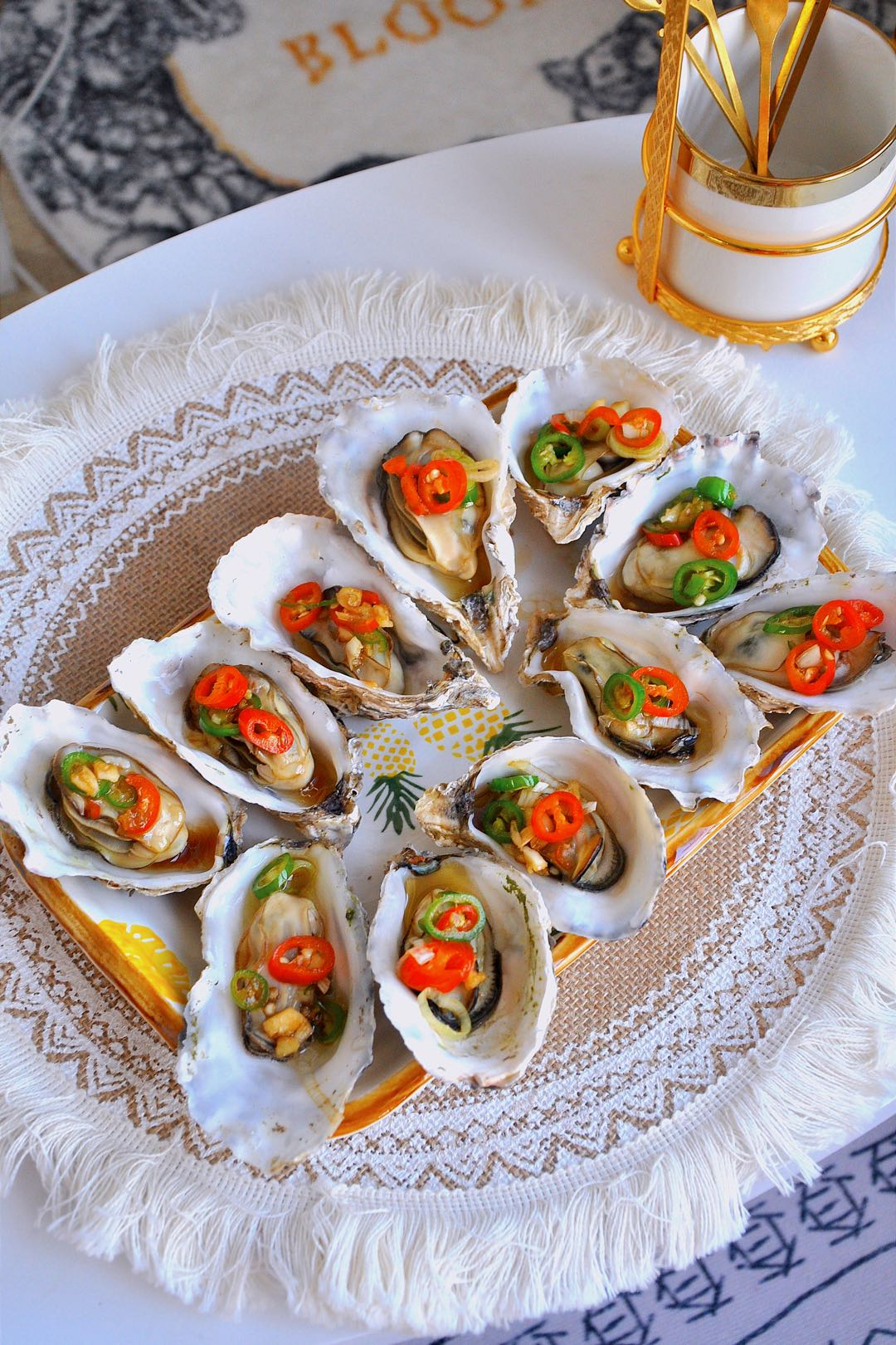 今日美食～白灼生蠔的做法-蒜香味蒸菜譜