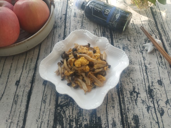 蟹味菇炒雞蛋的做法-家常味炒菜譜