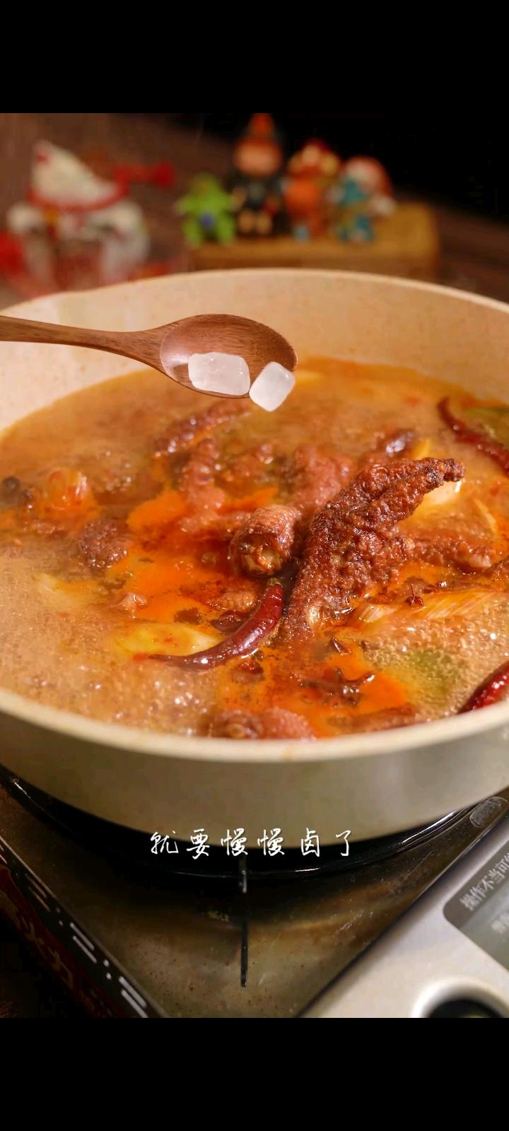 三步教你做出漂亮的虎皮雞爪！一抿就化的做法-香辣味燜菜譜