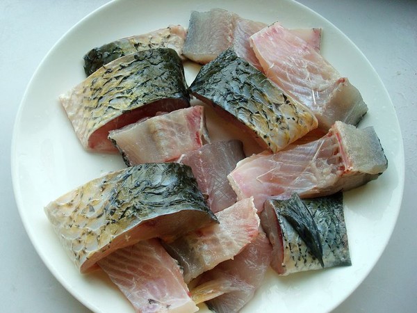 榨菜蒸魚的做法-咸鮮味蒸菜譜