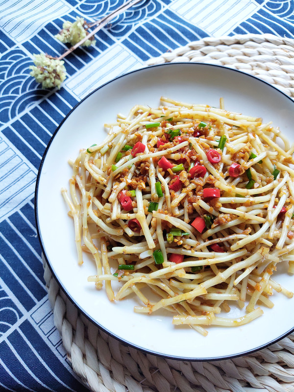 涼拌折耳根的做法-酸辣味拌菜譜