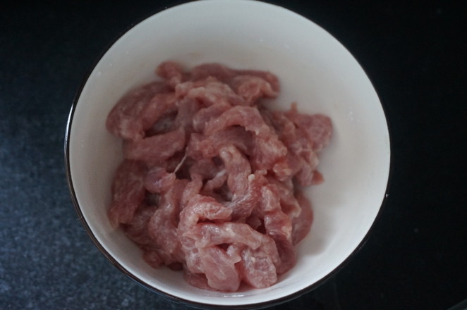 洋蔥木耳炒肉絲的做法-家常味炒菜譜