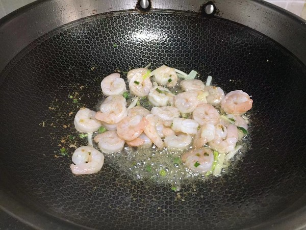 香菇西藍(lán)花炒蝦仁的做法-家常味炒菜譜