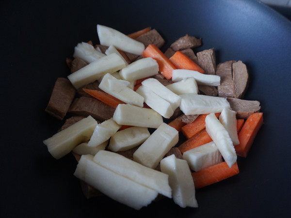 山藥燉牛柳（素食版）的做法-家常味燉菜譜