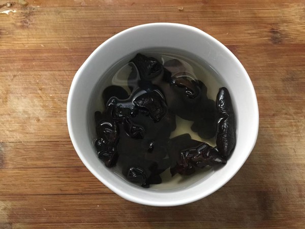 香菇西藍(lán)花炒蝦仁的做法-家常味炒菜譜