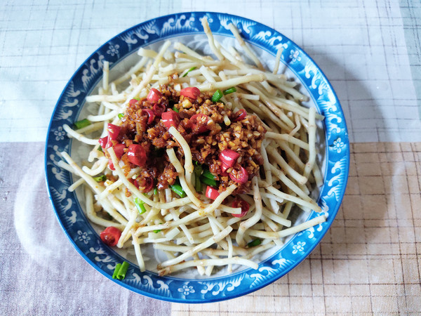 涼拌折耳根的做法-酸辣味拌菜譜