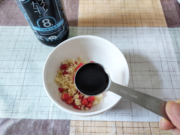 涼拌折耳根的做法-酸辣味拌菜譜