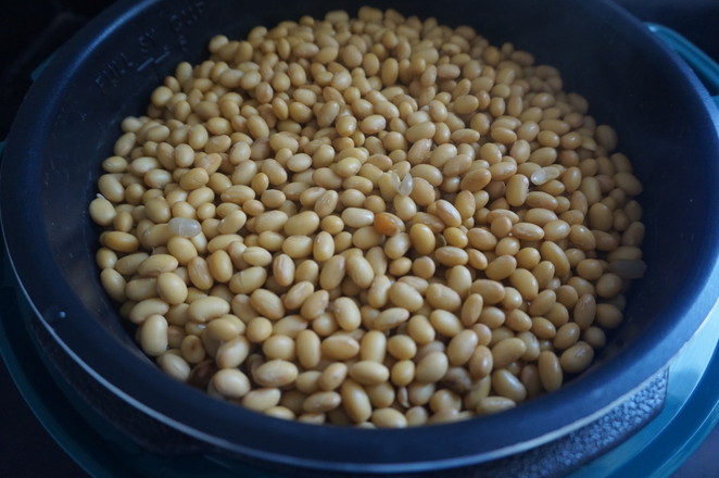 醬香黃豆的做法-家常味煮菜譜