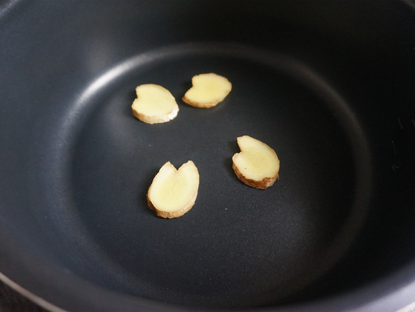 木耳燉肉的做法-醬香味燉菜譜