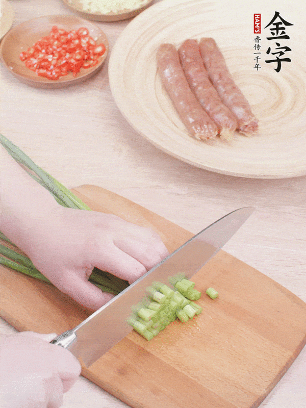 香腸小炒蒜苔的做法-香辣味炒菜譜