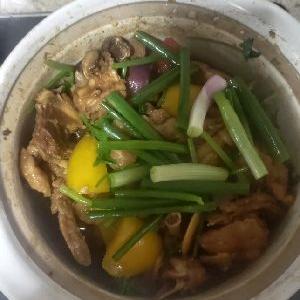基礎粵菜 沙姜啫啫雞煲的做法-咸鮮味燜菜譜