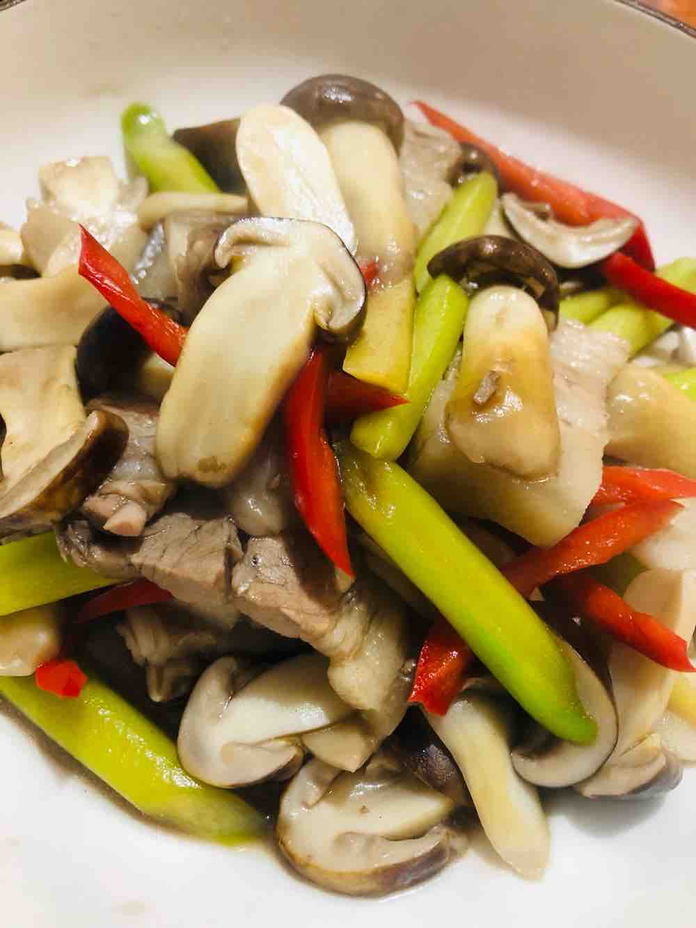 松茸炒肉片的做法-家常味炒菜譜