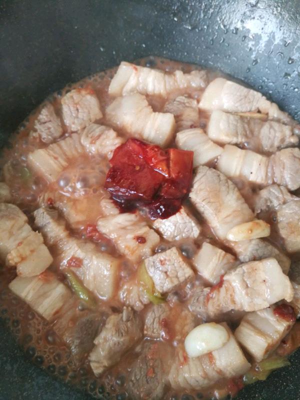 無油腐乳紅燒肉的做法-咸鮮味燉菜譜