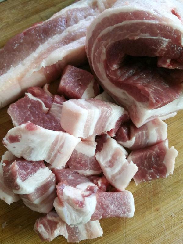 無油腐乳紅燒肉的做法-咸鮮味燉菜譜