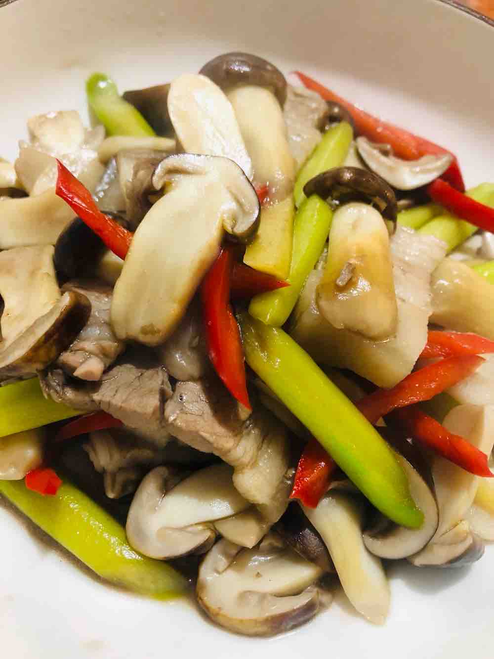 松茸炒肉片的做法-家常味炒菜譜