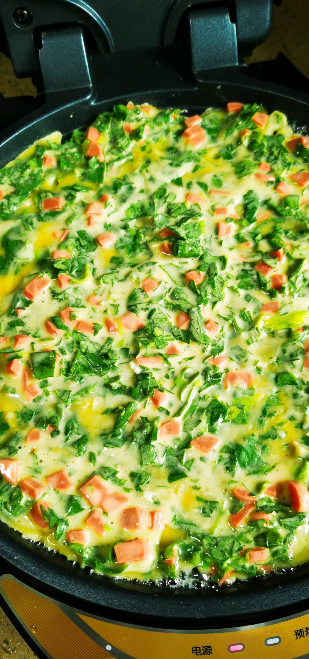 芹菜葉蛋餅的做法-五香味煎菜譜