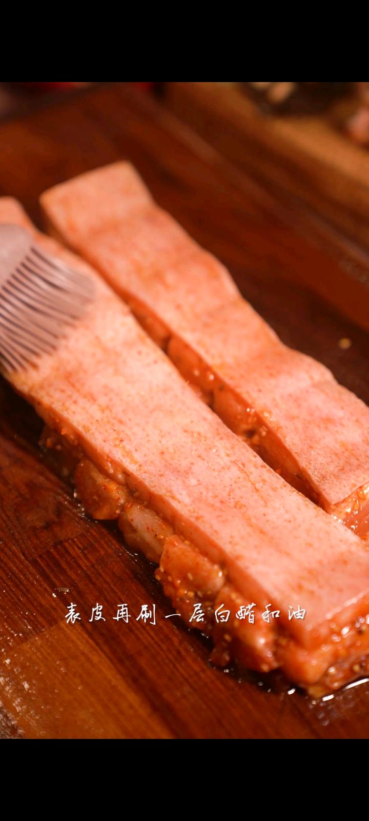 肉食黨一定不能錯過的脆皮五花肉的做法-咸鮮味炸菜譜