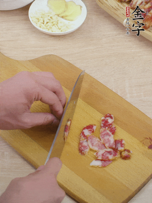 香腸蒸涼瓜小排的做法-家常味蒸菜譜