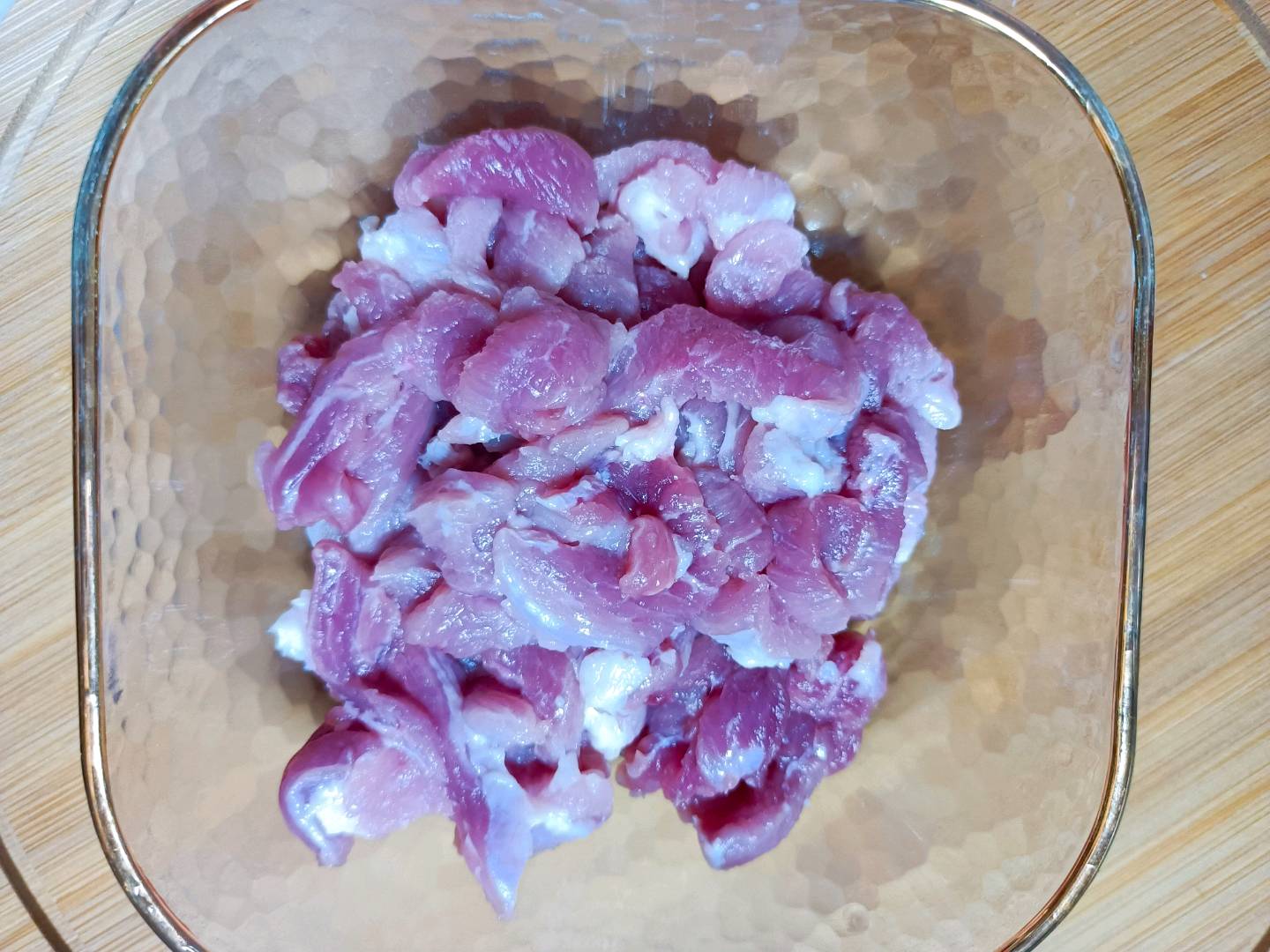 家常芹菜炒肉的做法-家常味炒菜譜