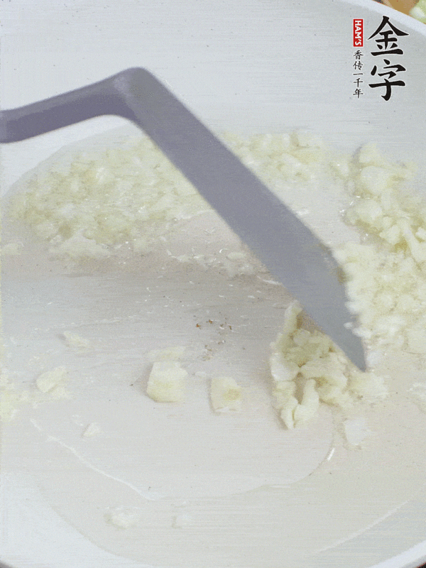 火腿醬炒西葫蘆的做法-麻辣味炒菜譜