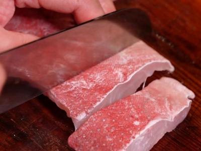 鮮嫩多汁東星斑，一上桌就拿捏住的做法-咸鮮味煲菜譜