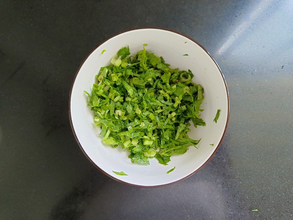 芹菜香菇夾茄子的做法-家常味蒸菜譜