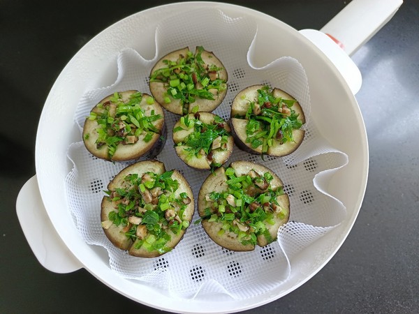 芹菜香菇夾茄子的做法-家常味蒸菜譜