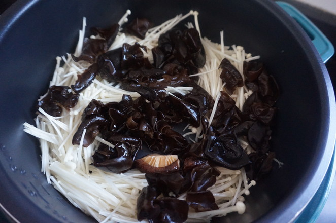 炒素三菌的做法-家常味炒菜譜