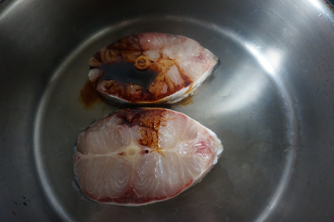 濃油赤醬紅燒魚的做法-家常味燒菜譜