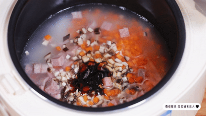 午餐肉燜飯  【寶寶輔食】的做法-咸鮮味燜菜譜
